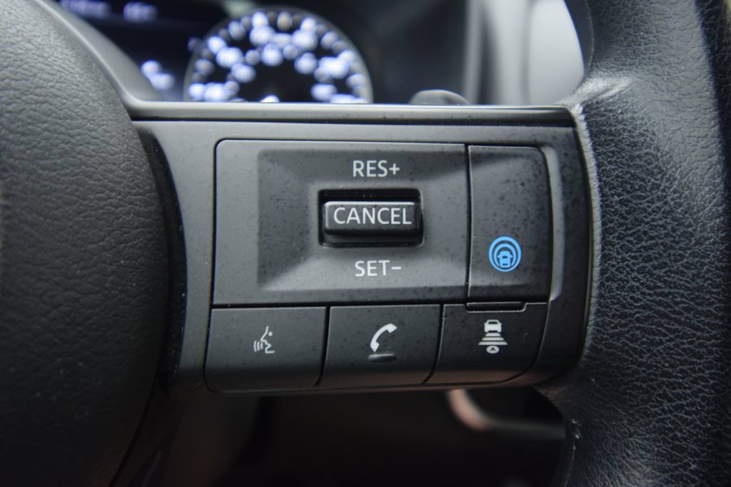 Used 2023 Nissan Rogue S FWD image 31