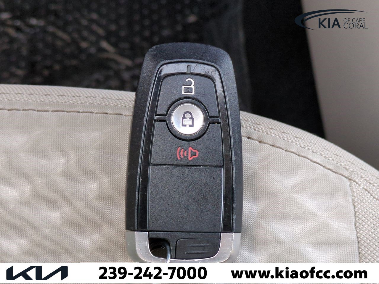 Used 2020 Ford Escape SE image 31