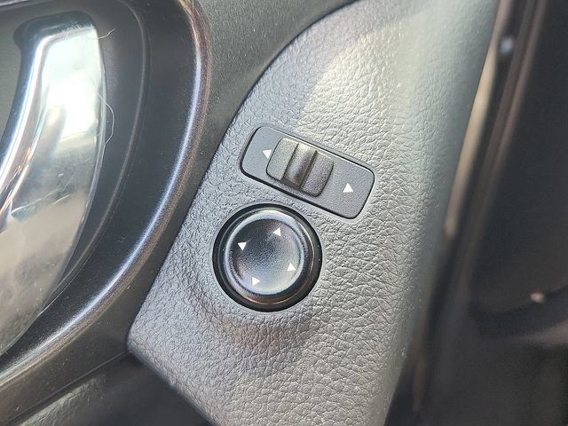 Used 2018 Nissan Rogue S AWD/4WD image 17