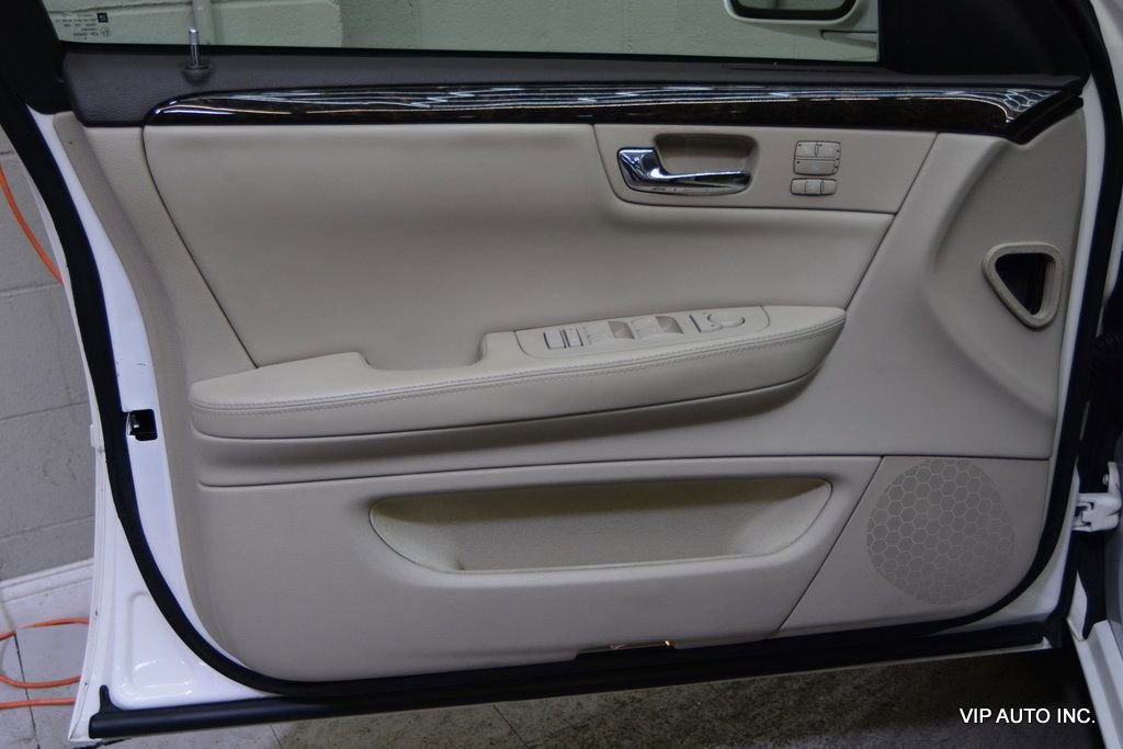 Used 2009 Cadillac DTS w/ Trunk Convenience Package FWD image 7