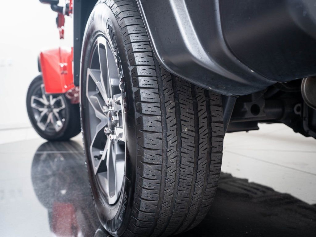 Used 2024 Jeep Wrangler Unlimited image 39