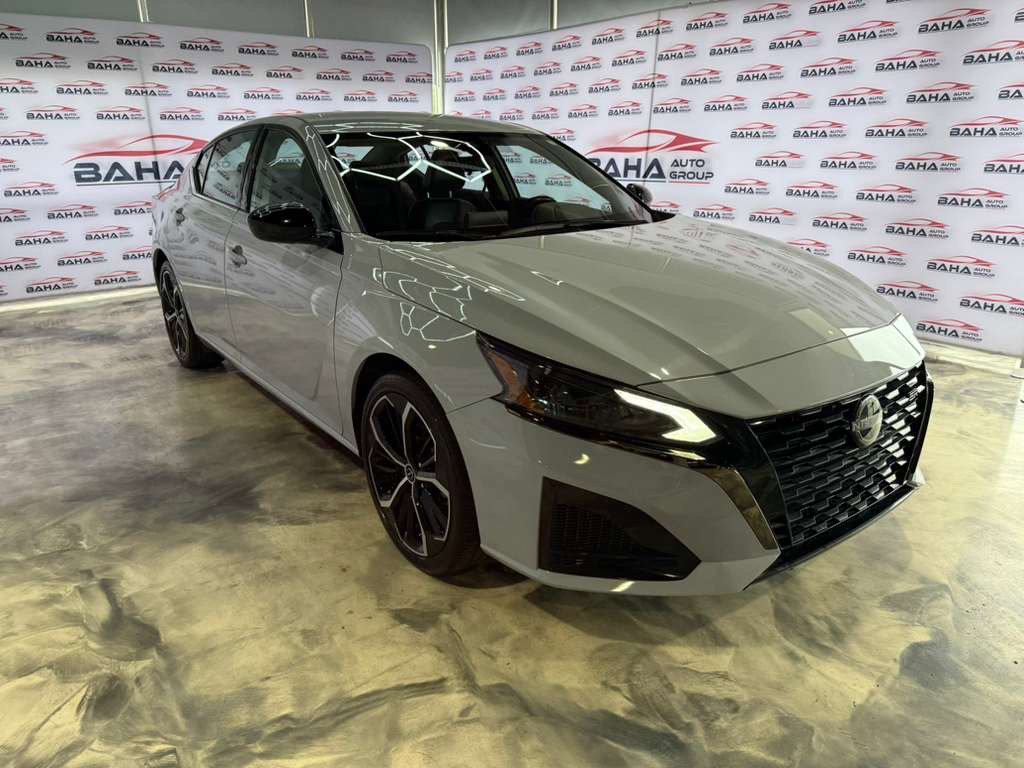 Used 2025 Nissan Altima 2.5 SR FWD image 5