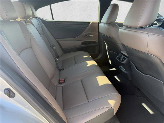Used 2025 Lexus ES 300h w/ Premium Package image 20
