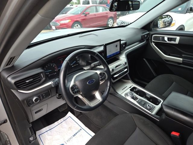 Used 2022 Ford Explorer XLT image 23