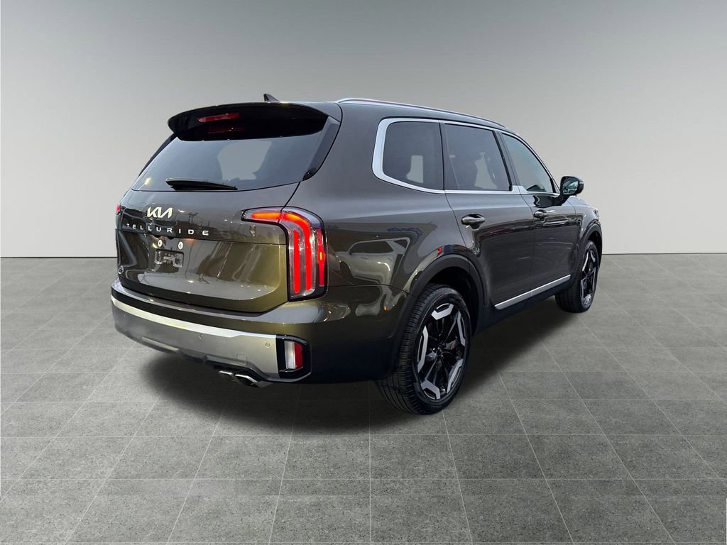Used 2025 Kia Telluride EX w/ EX Captain's Chair Package image 6