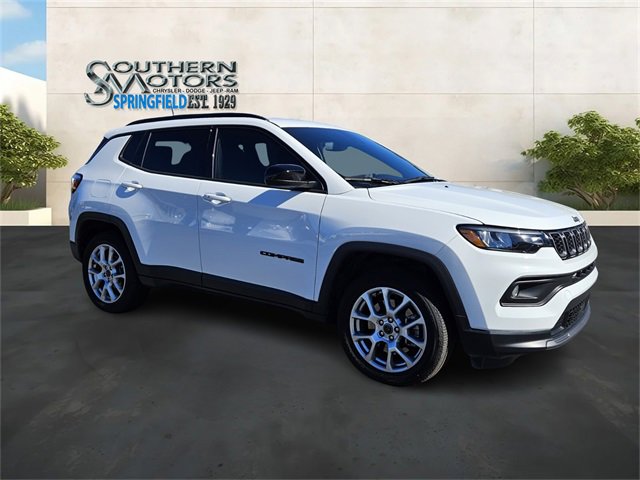 Used 2025 Jeep Compass Latitude w/ Altitude Special Edition image 7