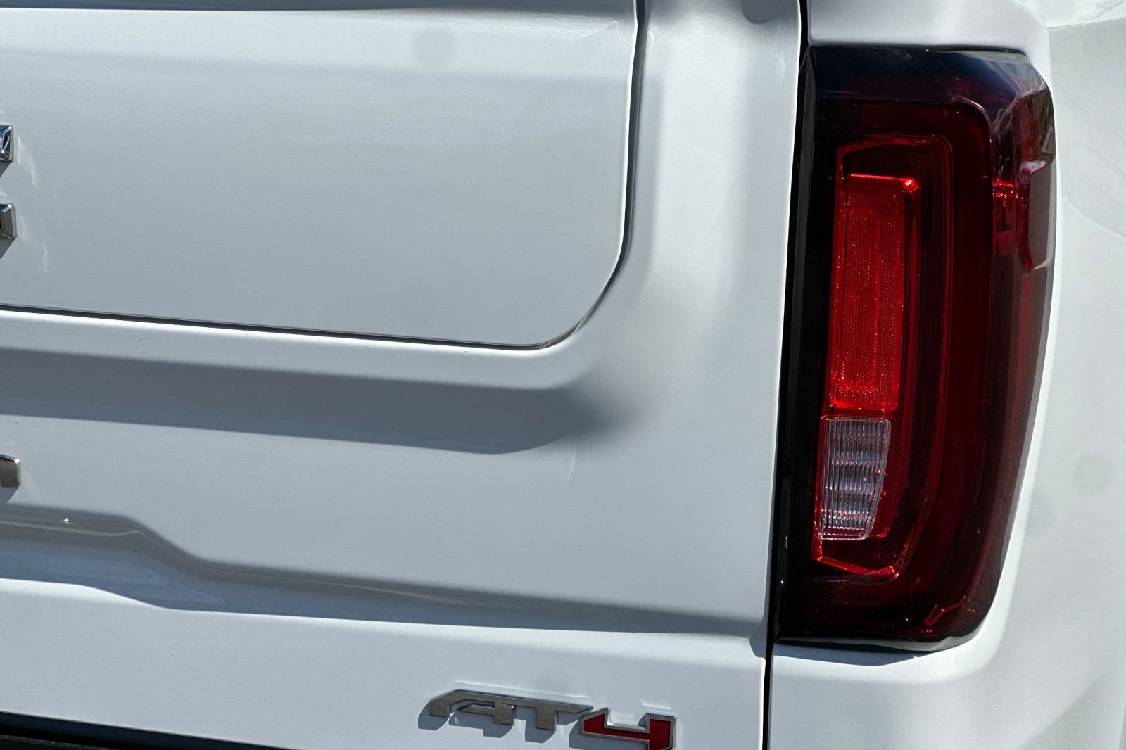 Used 2025 GMC Sierra 1500 AT4 w/ AT4 Premium Package AWD/4WD image 48