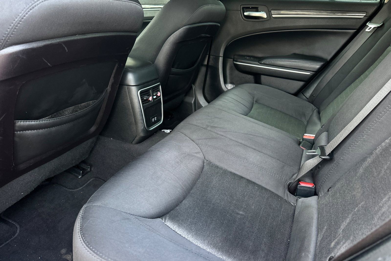 Used 2019 Chrysler 300 Touring w/ Sport Appearance Package image 12