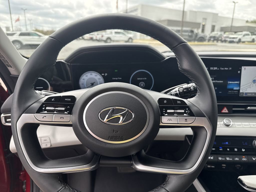 Used 2023 Hyundai Elantra Limited image 23