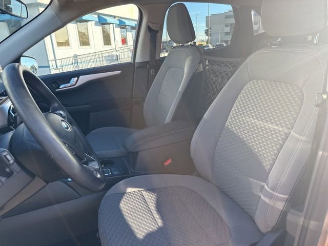 Certified 2020 Ford Escape SE image 10