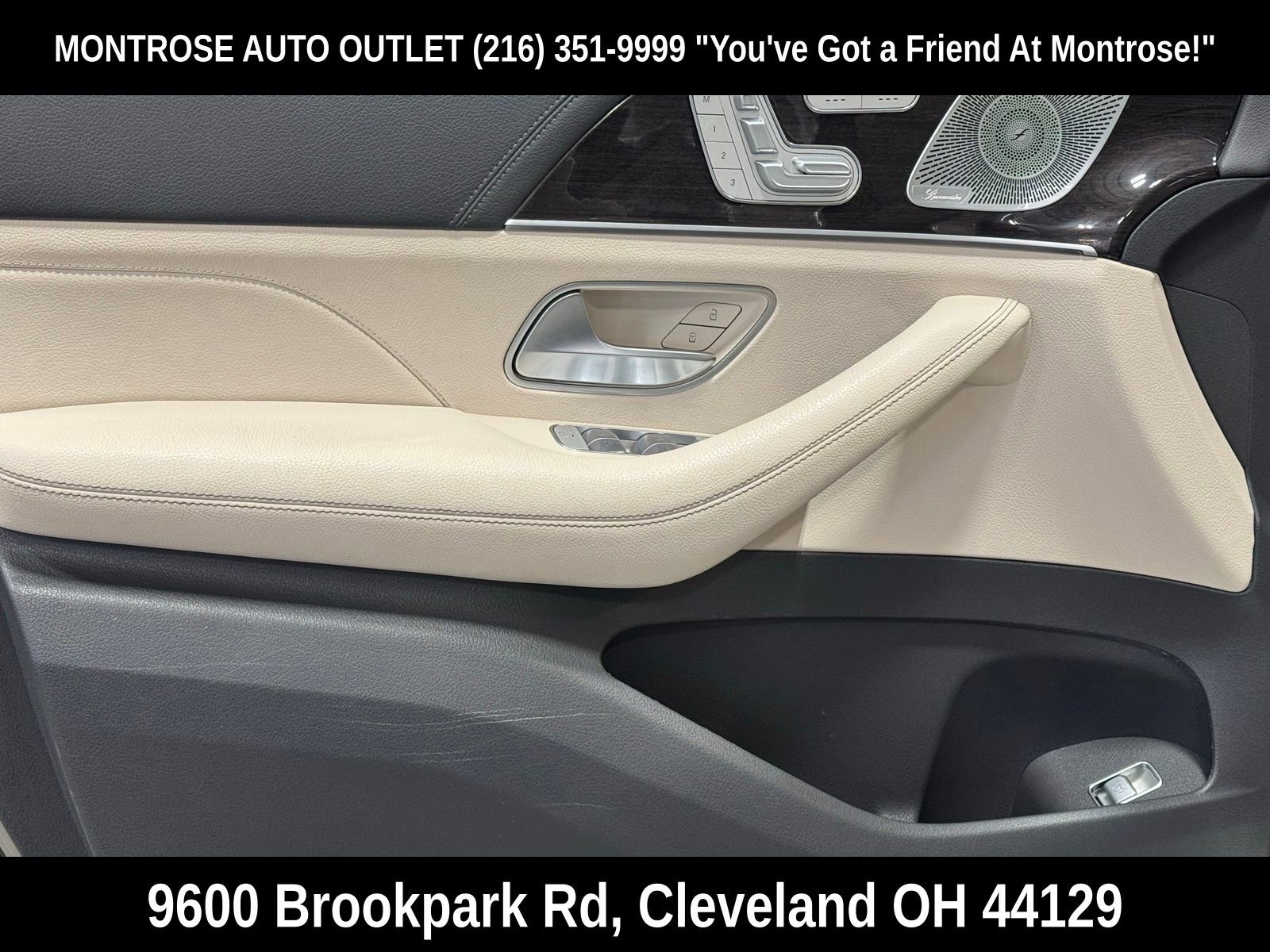 Used 2020 Mercedes-Benz GLE 350 4MATIC w/ MBUX Technology Package image 11