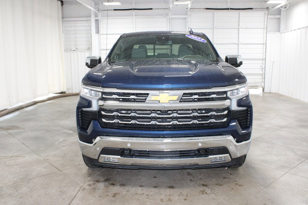 Used 2023 Chevrolet Silverado 1500 LTZ AWD/4WD image 3