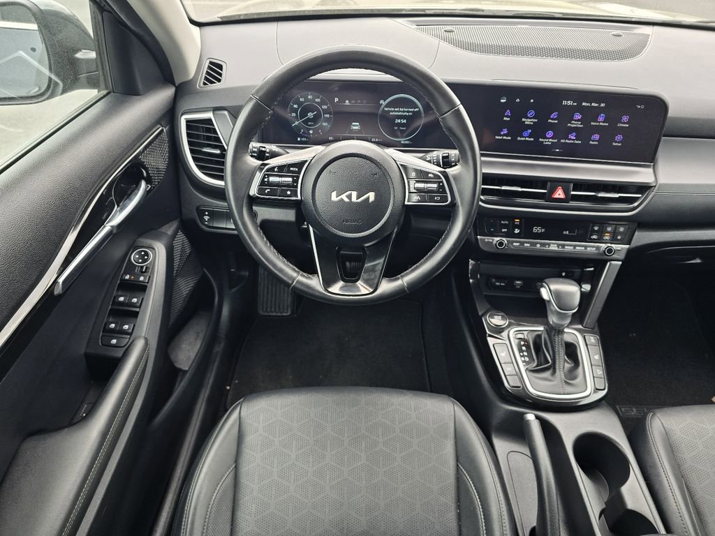 Used 2024 Kia Seltos EX image 13