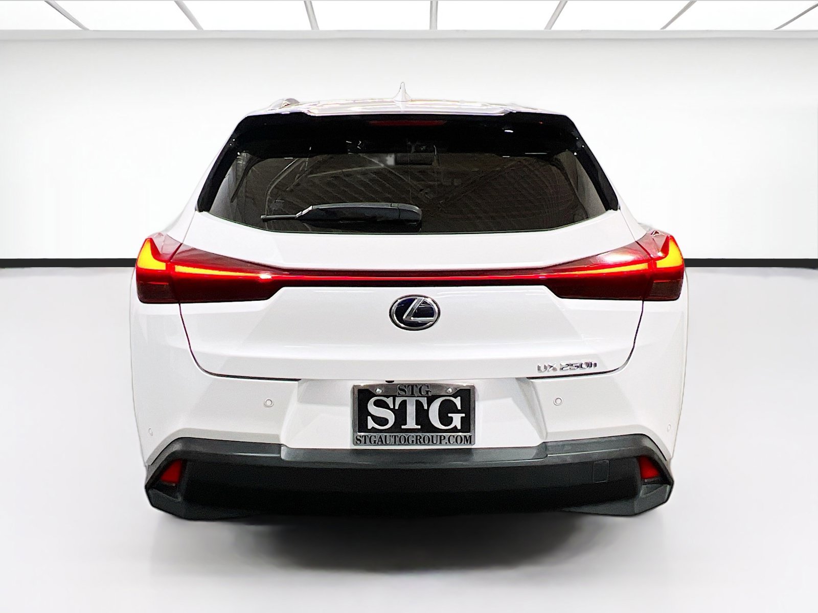 Used 2021 Lexus UX 250h w/ Accessory Package (Z1) AWD/4WD image 5