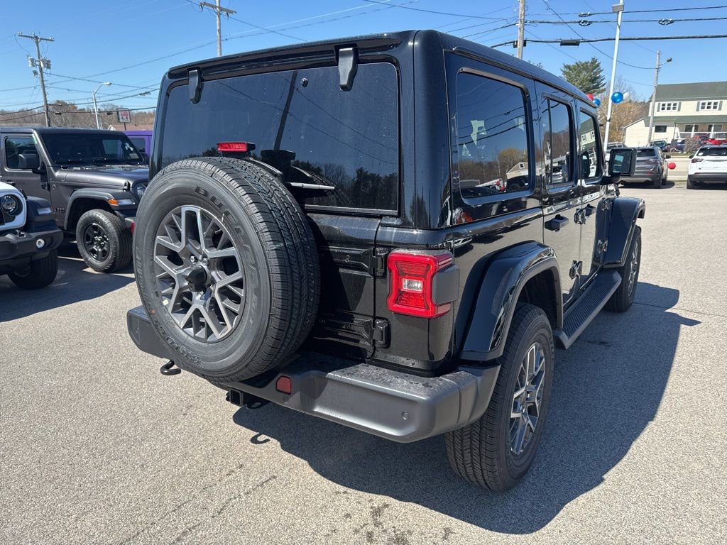 New 2026 Jeep Wrangler Sahara AWD/4WD image 5