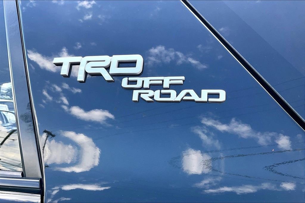 Used 2022 Toyota 4Runner TRD Off-Road Premium AWD/4WD image 8