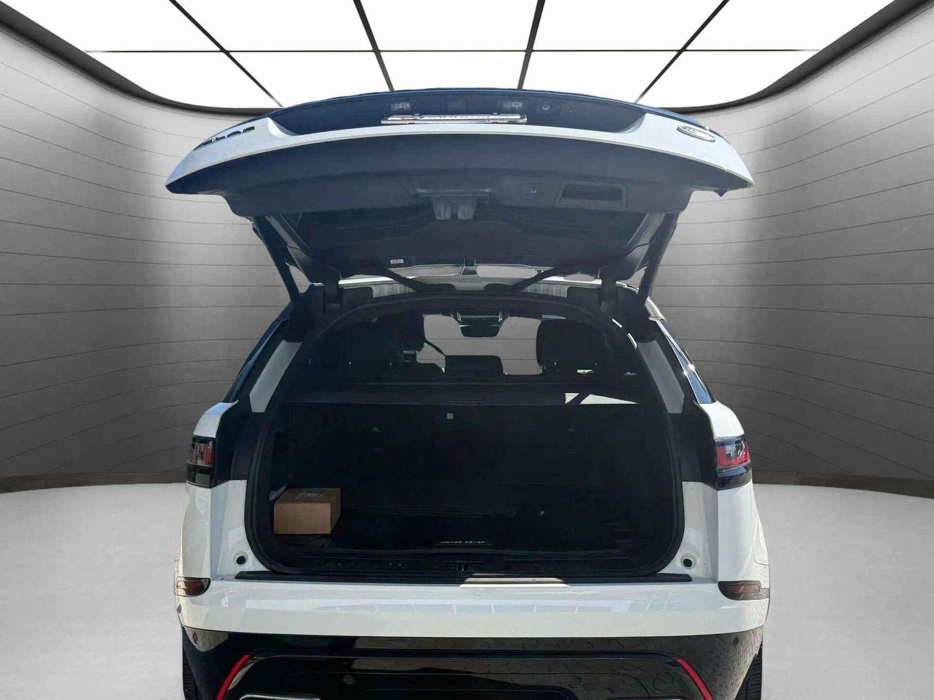 Used 2023 Land Rover Range Rover Velar R-Dynamic S image 19