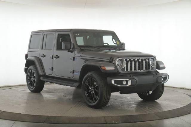 Used 2025 Jeep Wrangler Unlimited Sahara image 2