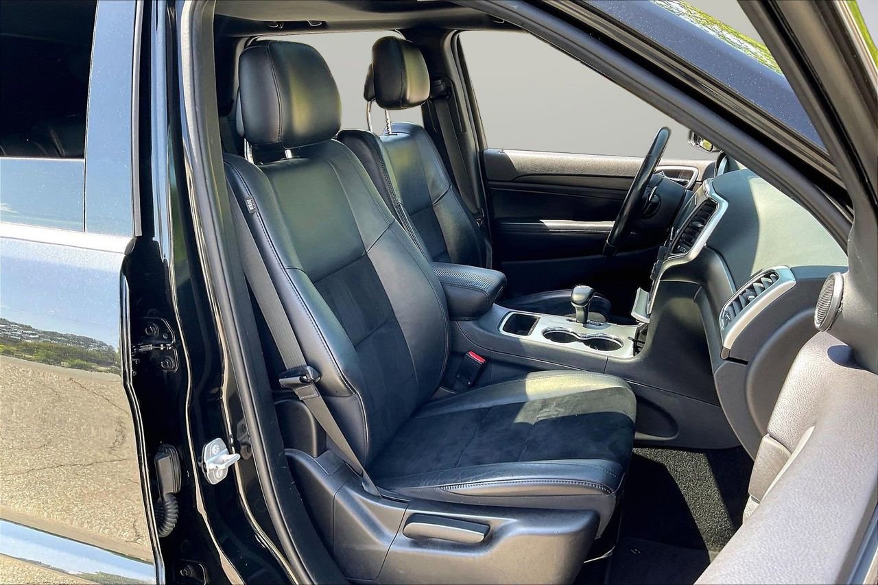 Used 2015 Jeep Grand Cherokee Altitude AWD/4WD image 24