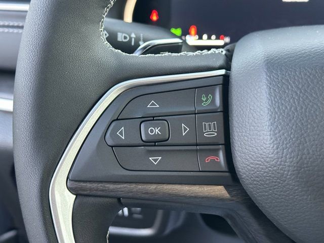 New 2025 Jeep Grand Cherokee Limited w/ Black Appearance Package image 26