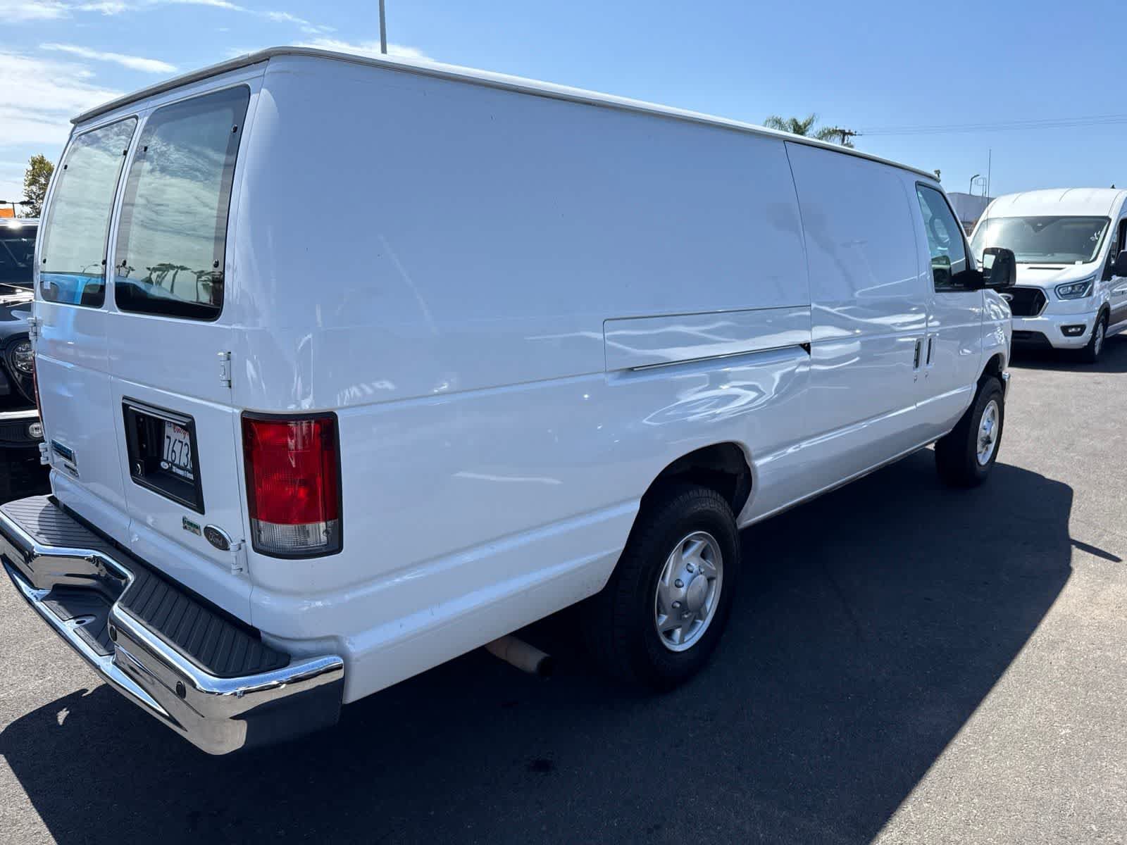 Used 2014 Ford E-250 and Econoline 250 Extended RWD image 4