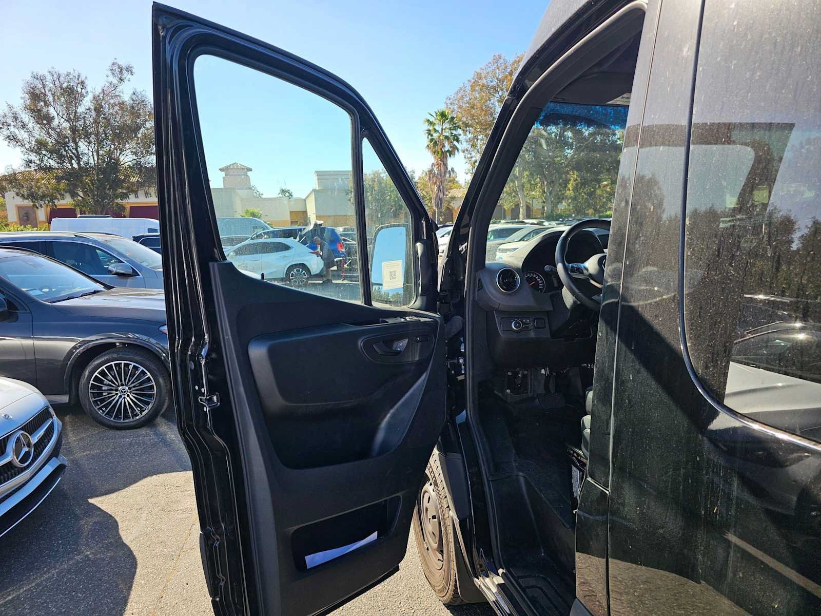 Used 2025 Mercedes-Benz Sprinter 3500 image 19