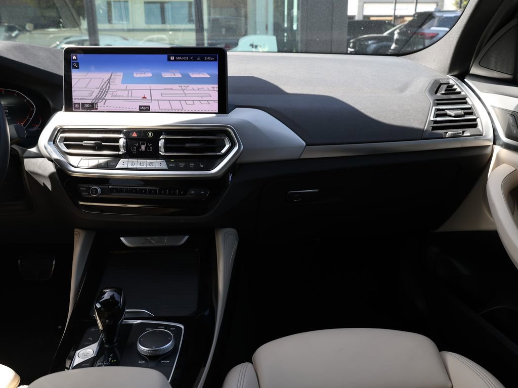 Used 2025 BMW X4 xDrive30i image 25