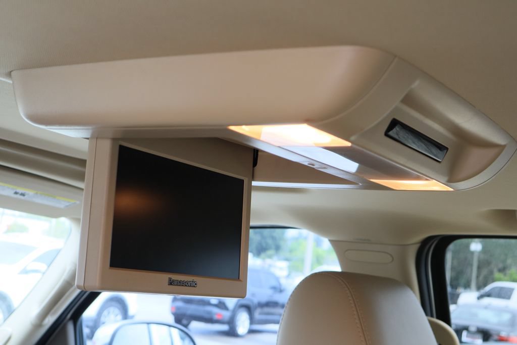 Used 2012 Chevrolet Avalanche LTZ RWD image 25
