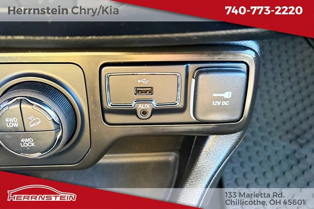 Used 2023 Jeep Renegade Trailhawk AWD/4WD image 28
