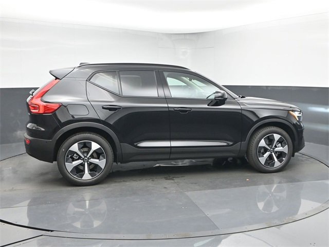 New 2026 Volvo XC40 B4 Plus w/ Protection Package Premier image 8