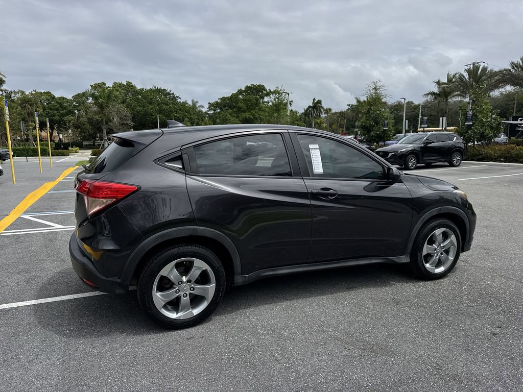 Used 2017 Honda HR-V LX image 4