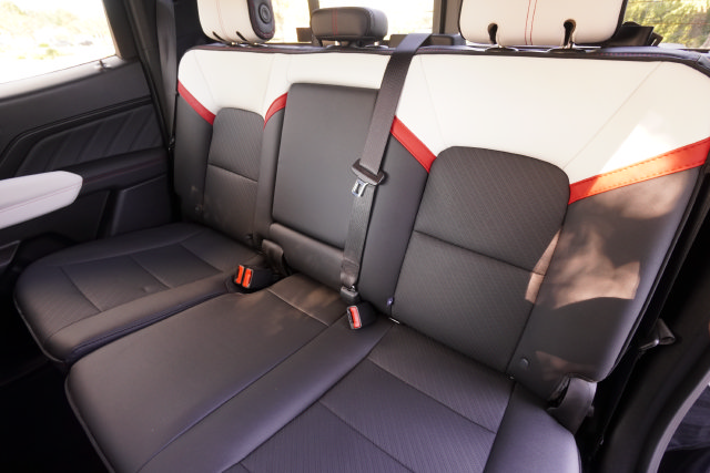 Used 2024 GMC Canyon AT4X AWD/4WD image 25