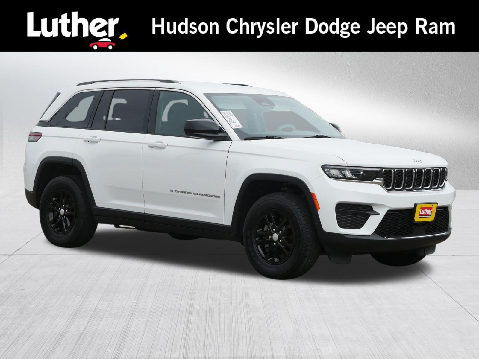 Used 2023 Jeep Grand Cherokee Laredo w/ Luxury Tech Group I