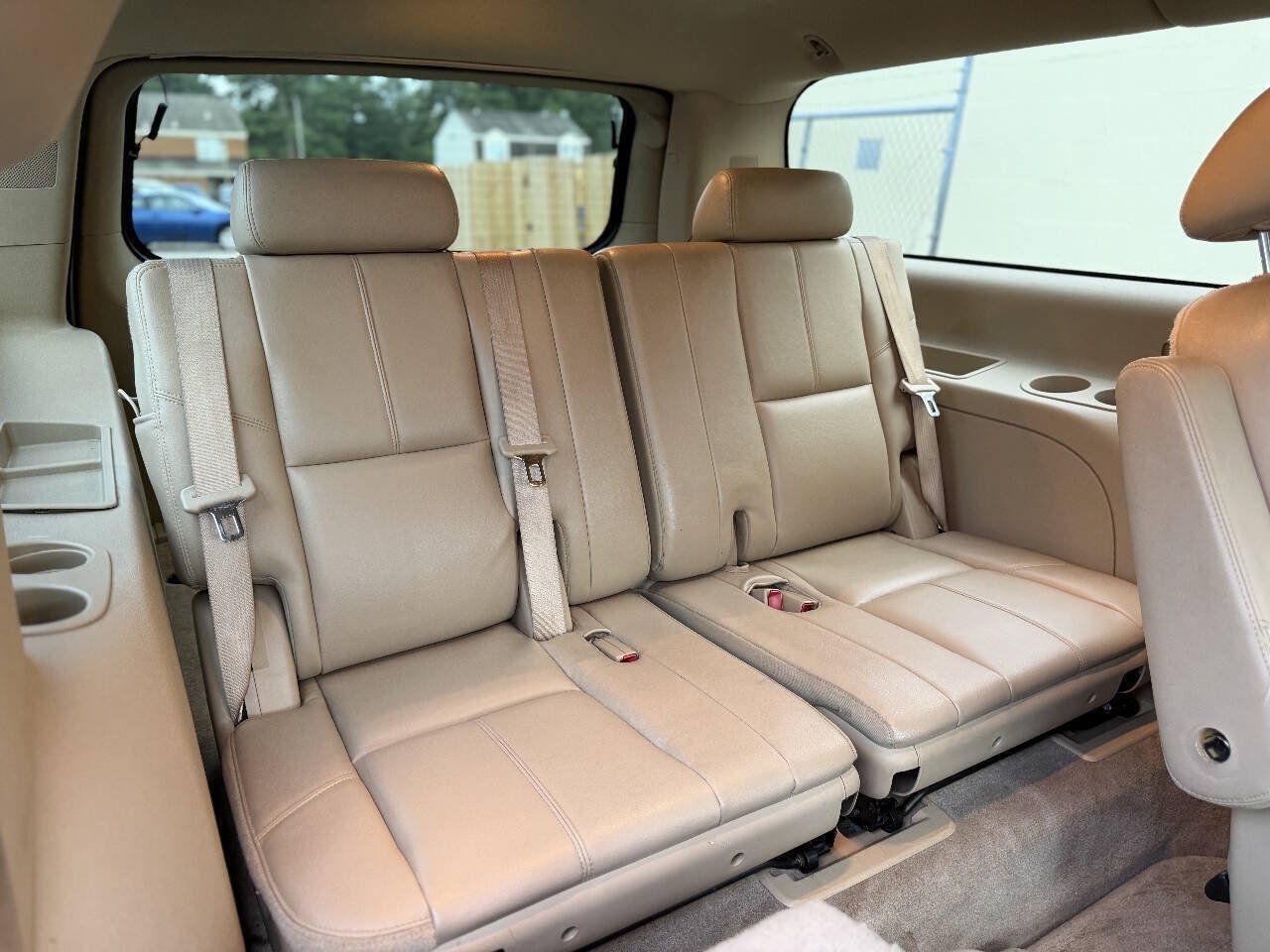 Used 2009 Chevrolet Suburban LT w/ Luxury Package RWD image 19
