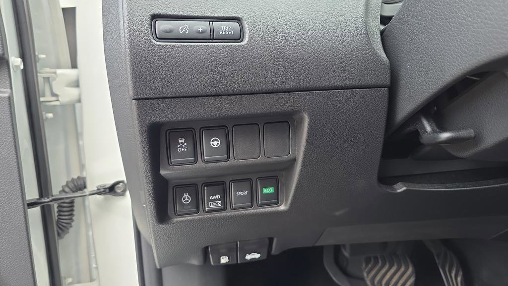 Used 2022 Nissan Rogue Sport SL w/ Premium Package image 11