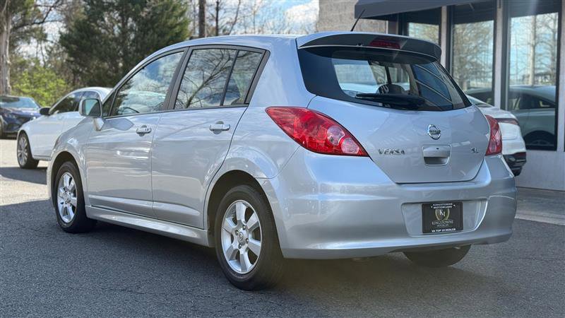 Used 2007 Nissan Versa Hatchback w/ Convenience Pkg FWD image 3