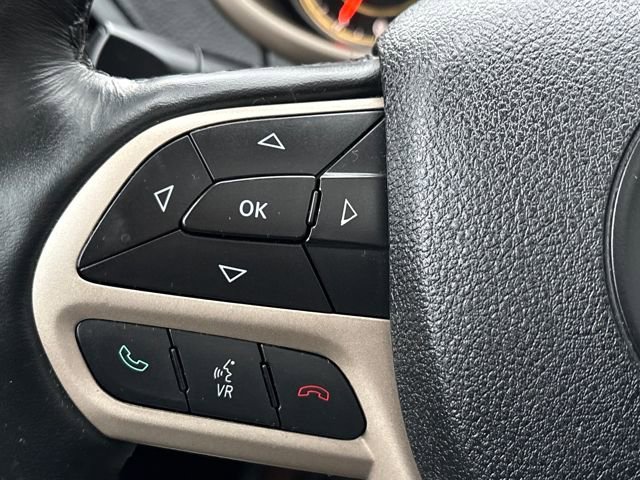 Used 2017 Jeep Cherokee Limited image 22