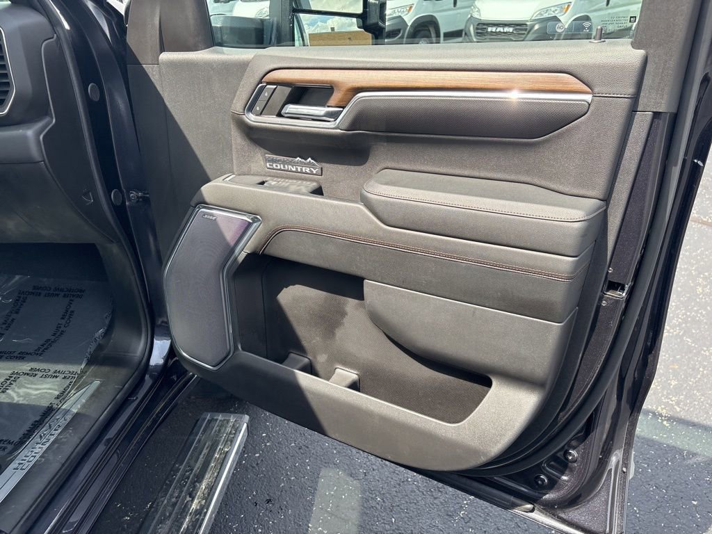 Used 2024 Chevrolet Silverado 1500 High Country w/ High Country Premium Package AWD/4WD image 32