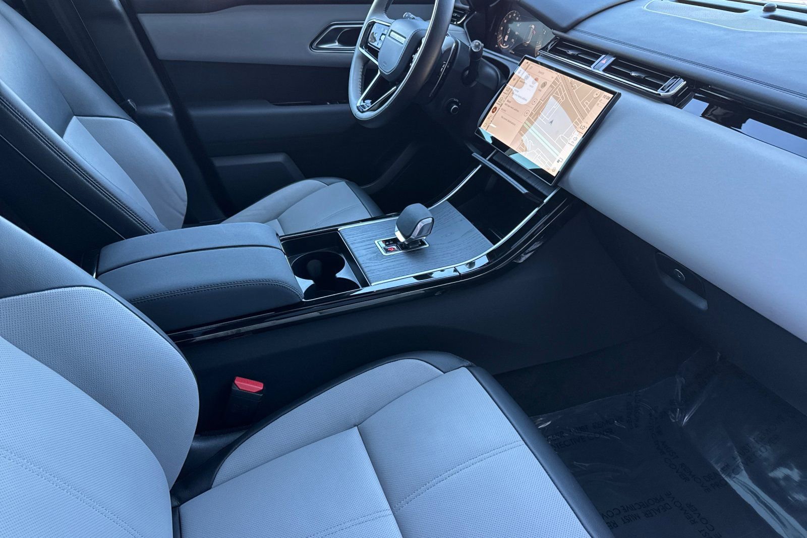 Used 2026 Land Rover Range Rover Velar Dynamic SE image 17