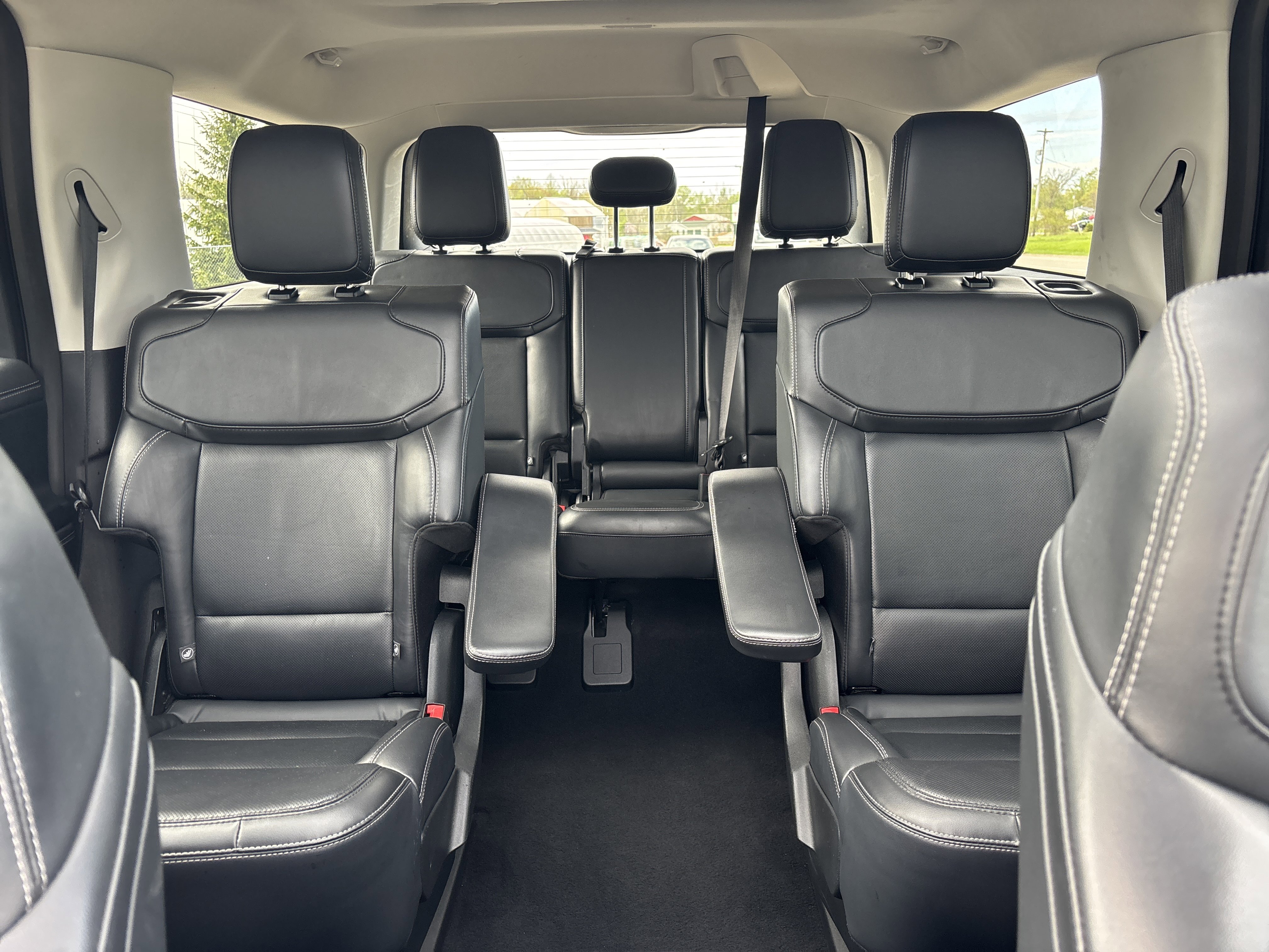 Used 2025 Ford Expedition Platinum AWD/4WD image 35