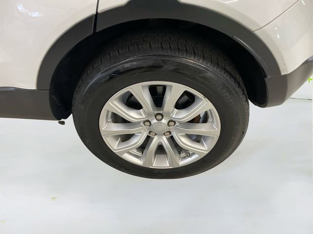 Used 2017 Land Rover Range Rover Evoque SE image 16