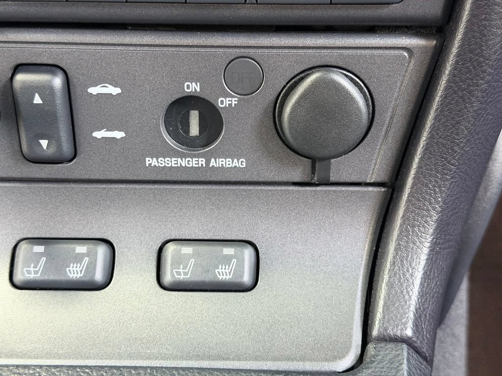 Used 2004 Ford Thunderbird RWD image 34