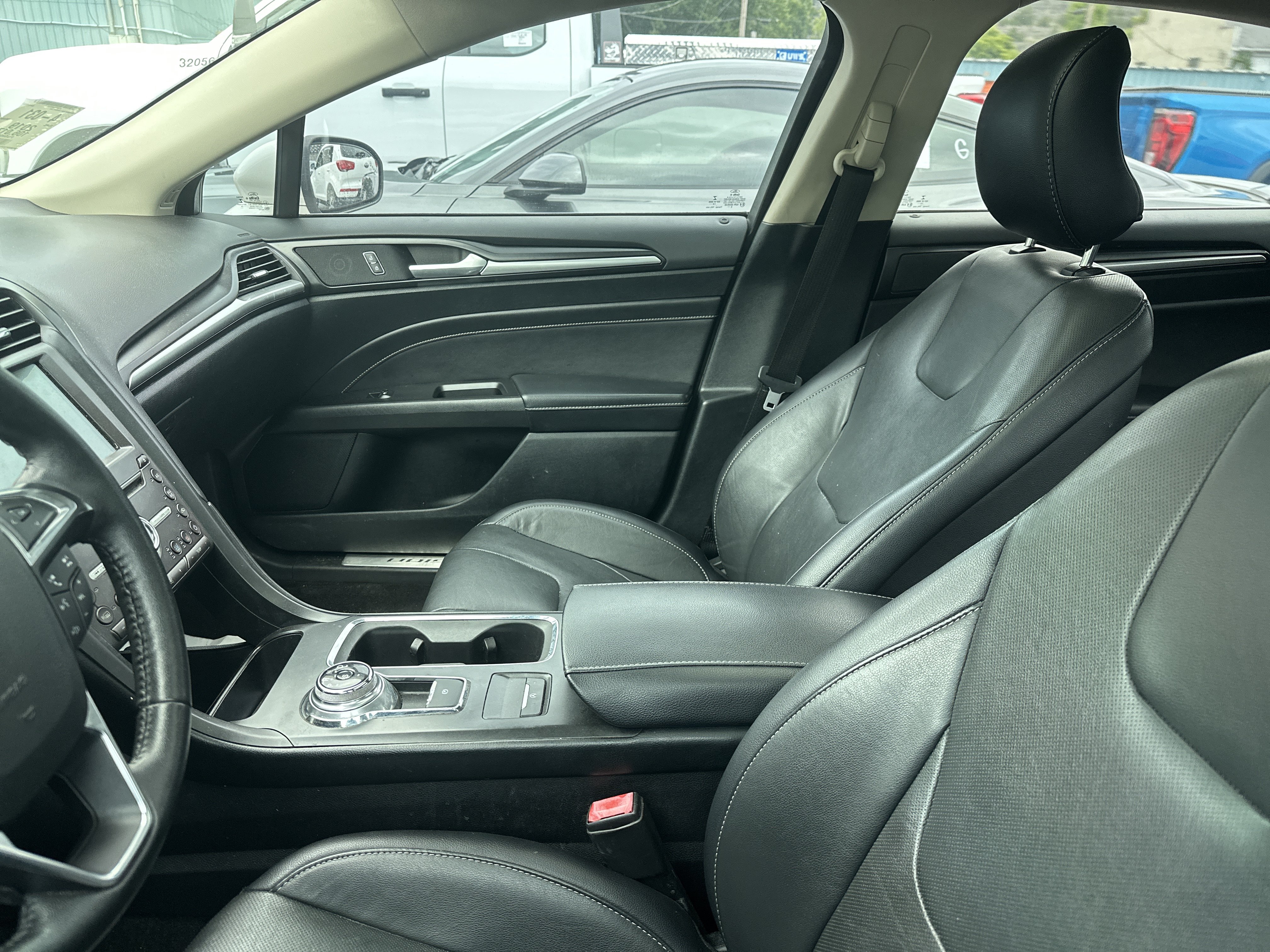 Used 2019 Ford Fusion Titanium FWD image 8