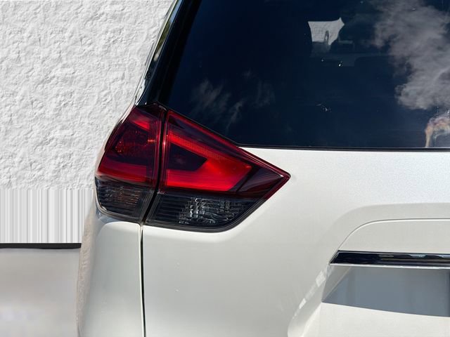 Used 2020 Nissan Rogue SL w/ Premium Package image 10