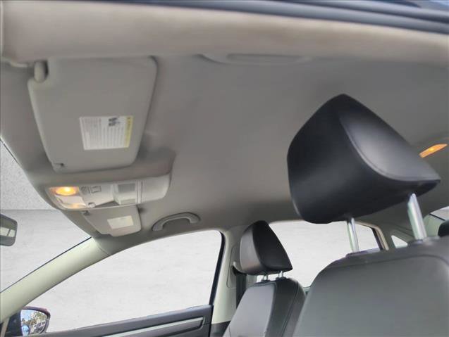 Used 2018 Volkswagen Passat 2.0T R-Line image 15