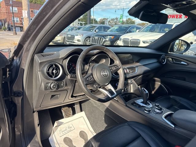 Used 2023 Alfa Romeo Stelvio Ti AWD/4WD image 30