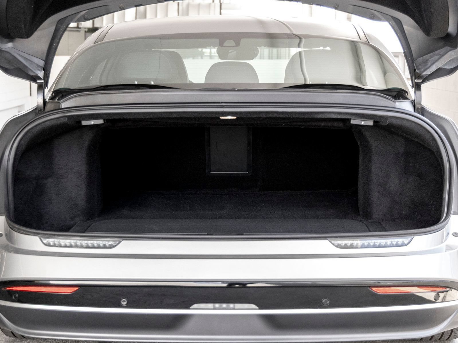 Used 2024 Lucid Air Touring AWD/4WD image 21