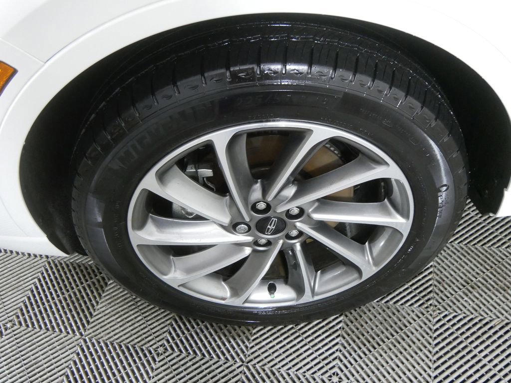 Used 2025 Lincoln Corsair Grand Touring w/ Equipment Group 301A image 9