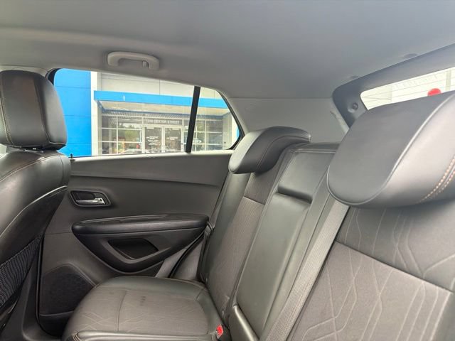 Used 2019 Chevrolet Trax LT w/ LT Convenience Package AWD/4WD image 9