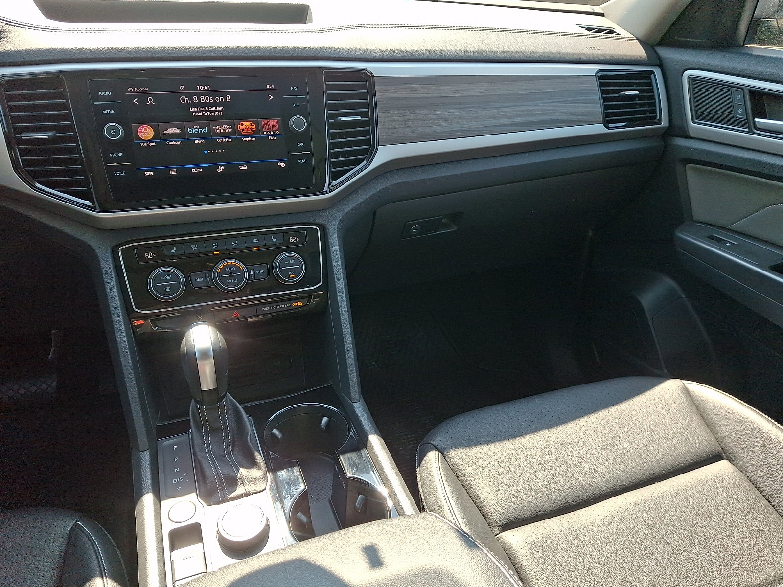 Used 2023 Volkswagen Atlas SEL AWD/4WD image 16